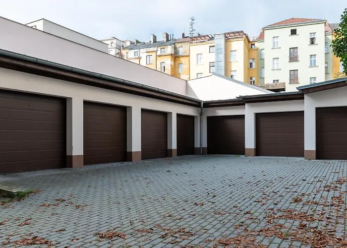 Designed Next To Vaclav Square With Terrace And Private Garage Apartamento