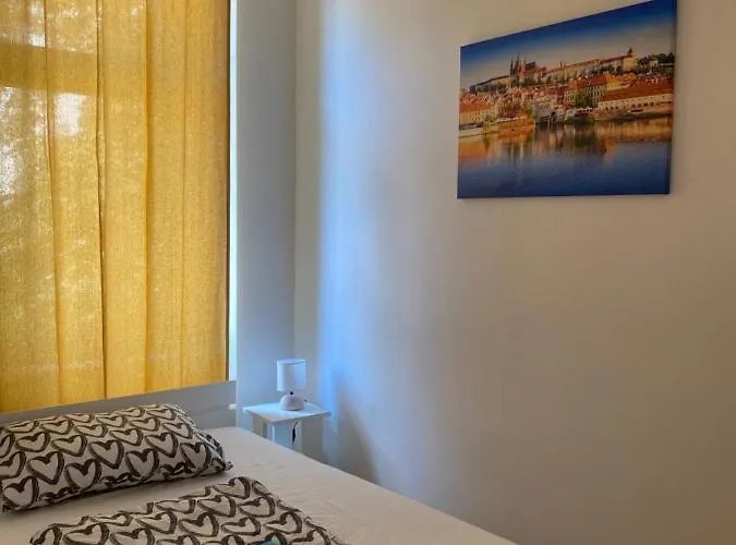 Designed Next To Vaclav Square With Terrace And Private Garage Apartamento Praga