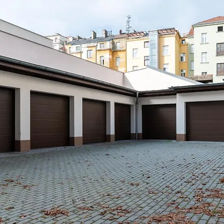 Designed Next To Vaclav Square With Terrace And Private Garage Lägenhet