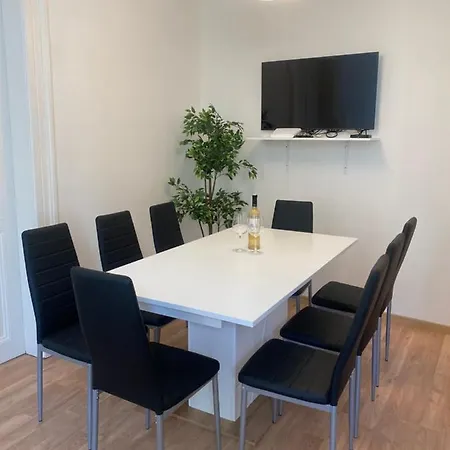Designed Next To Vaclav Square With Terrace And Private Garage Lägenhet *