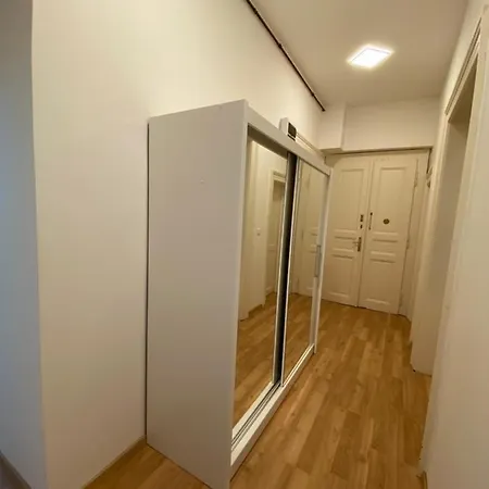 Designed Next To Vaclav Square With Terrace And Private Garage * Prag