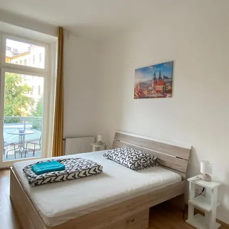 Designed Next To Vaclav Square With Terrace And Private Garage Lägenhet *