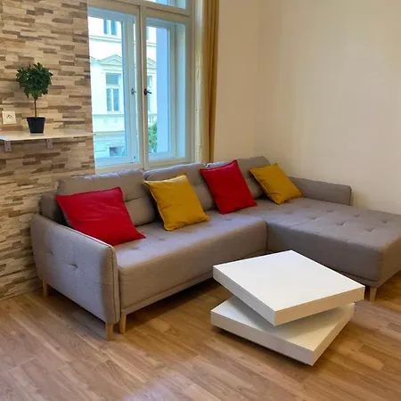 公寓 Designed Next To Vaclav Square With Terrace And Private Garage *