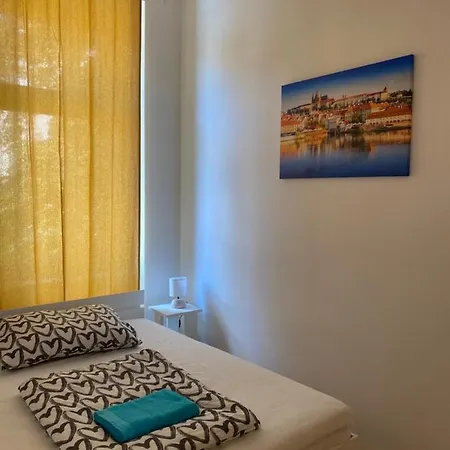 Designed Next To Vaclav Square With Terrace And Private Garage Апартаменты Прага