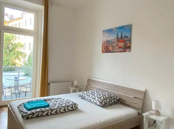 Designed Next To Vaclav Square With Terrace And Private Garage Apartamento *