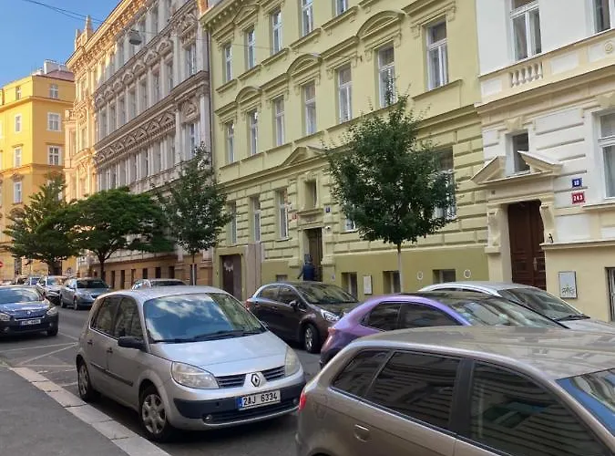 Lejlighed Designed Next To Vaclav Square With Terrace And Private Garage