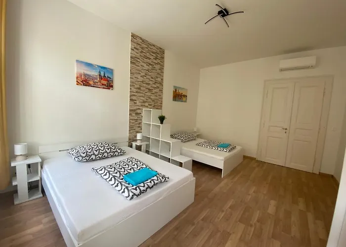 Designed Next To Vaclav Square With Terrace And Private Garage Prag